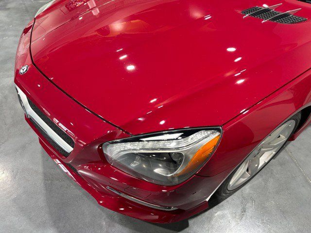 Used 2015 Mercedes-Benz SL 550 w/ Driver Assistance Package image 15