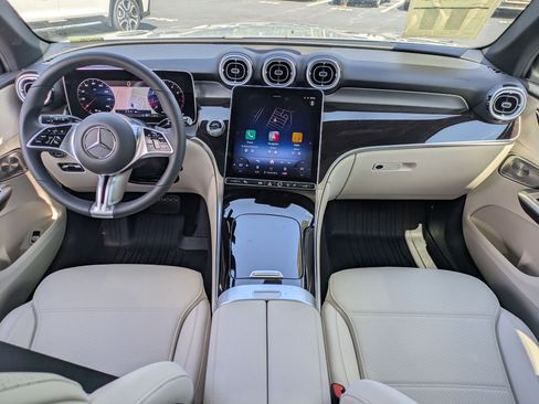 New 2025 Mercedes-Benz GLC 300 image 29