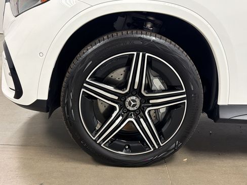 Used 2023 Mercedes-Benz GLC 300 4MATIC image 11