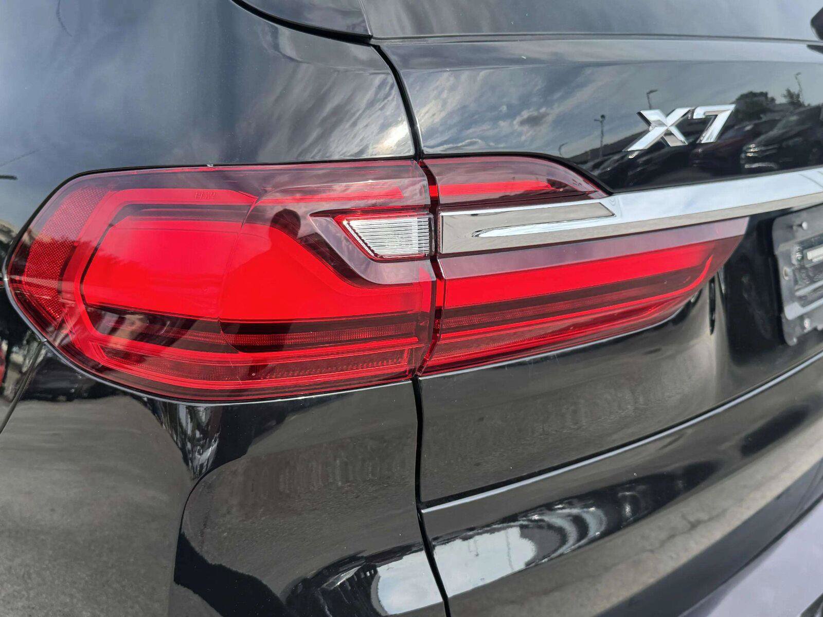Used 2019 BMW X7 xDrive40i w/ Cold Weather Package AWD/4WD image 16