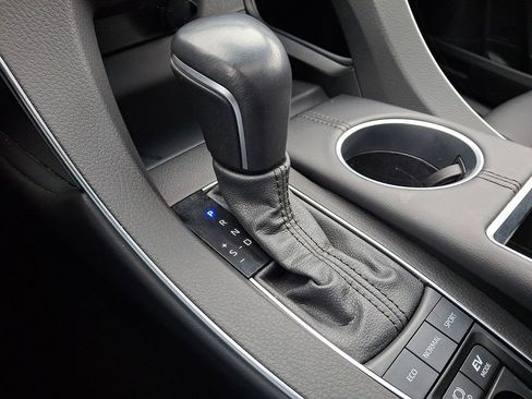 Used 2022 Toyota Avalon XLE w/ Moonroof Package image 14