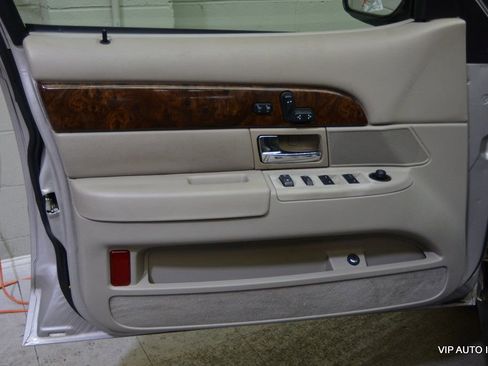 Used 2009 Mercury Grand Marquis LS image 7