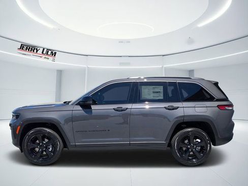 New 2026 Jeep Grand Cherokee Limited w/ Limited Altitude Package image 6