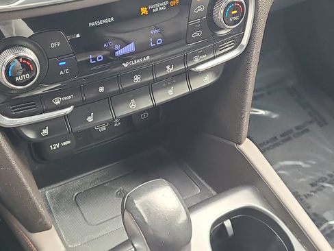 Used 2019 Hyundai Santa Fe FWD image 15
