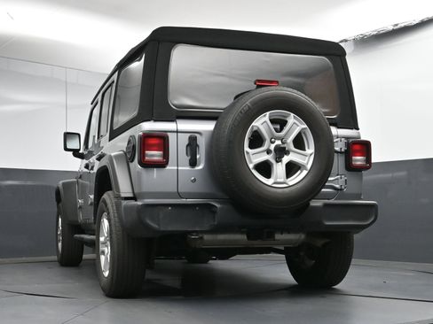 Used 2019 Jeep Wrangler Unlimited Sport S image 28