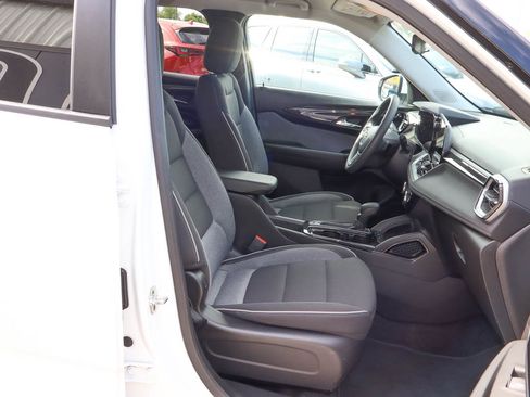 Used 2025 Chevrolet TrailBlazer LT FWD image 22