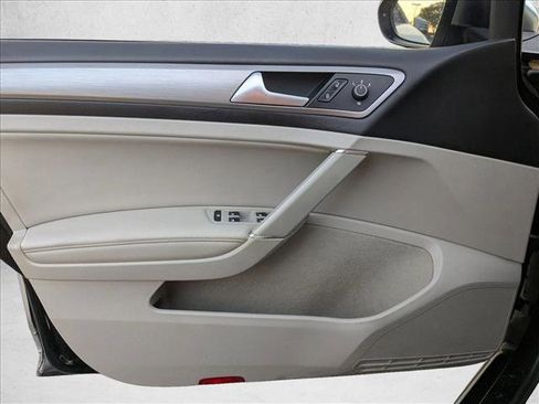 Used 2015 Volkswagen Golf TDI SE image 13