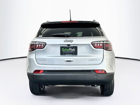 Used 2025 Jeep Compass Limited AWD/4WD image 7