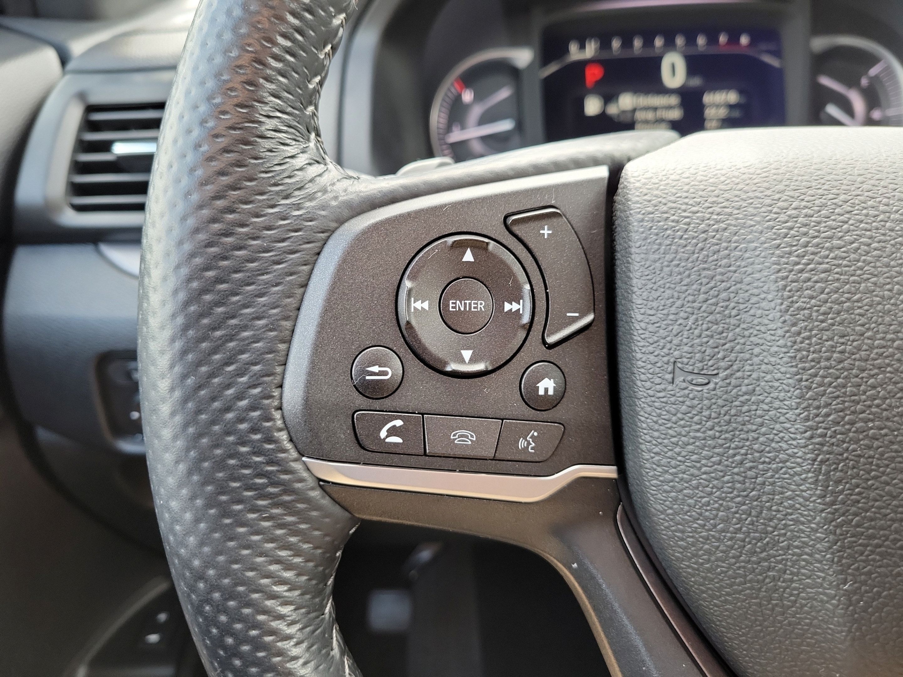 Certified 2025 Honda Passport EX-L image 29