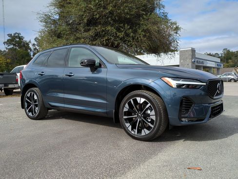 New 2026 Volvo XC60 B5 Plus w/ Protection Package Premier image 2