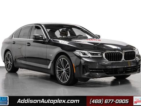Used 2022 BMW 530e w/ Premium Package image 1