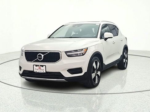 Used 2020 Volvo XC40 T5 Momentum w/ Protection Package Premier AWD/4WD image 2