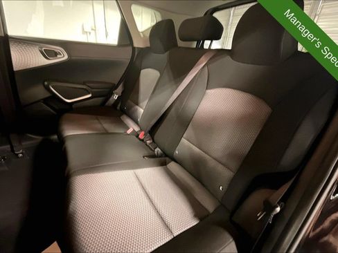 Used 2025 Kia Soul LX FWD image 31