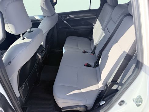 Used 2023 Lexus GX 460 Premium image 43