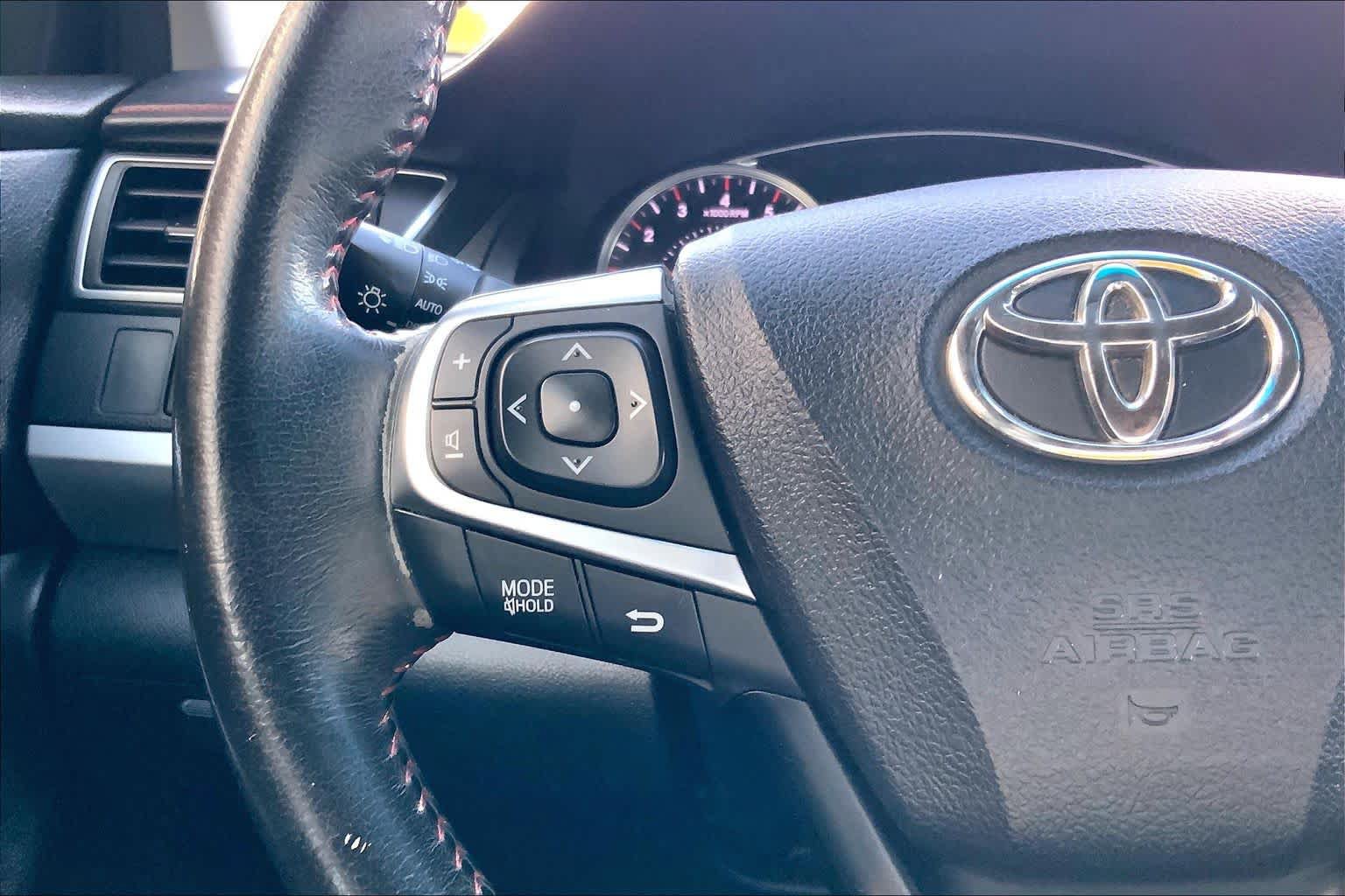 Used 2016 Toyota Camry SE FWD image 24