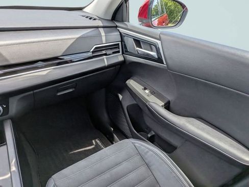 Used 2023 Mitsubishi Outlander SE FWD image 16