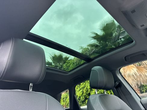 Used 2023 Audi Q4 e-tron Premium Plus w/ Premium Plus image 17