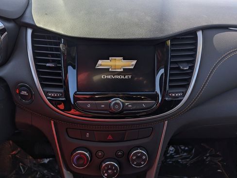 Used 2022 Chevrolet Trax LT w/ LT Convenience Package image 29