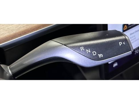 Used 2021 Tesla Model Y Long Range AWD/4WD image 25