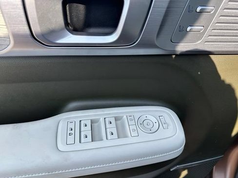 Used 2025 Hyundai Santa Fe Calligraphy AWD/4WD image 22
