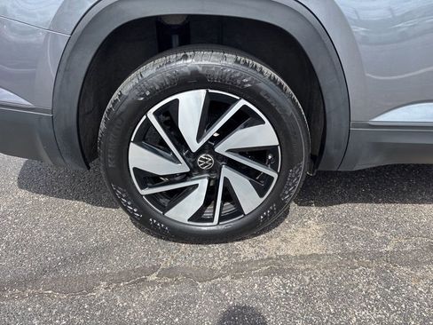 Used 2025 Volkswagen Atlas SE AWD/4WD image 10