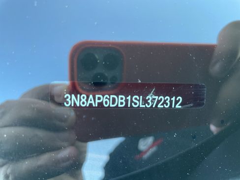 Used 2025 Nissan Kicks SR image 19