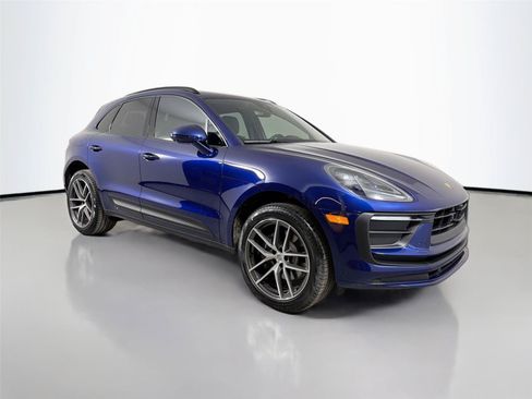Certified 2026 Porsche Macan AWD/4WD image 9