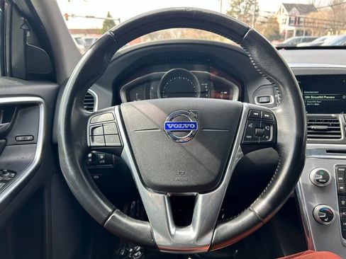 Used 2017 Volvo XC60 T6 Dynamic w/ Preferred Option Package image 22