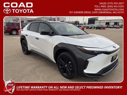 Certified 2025 Toyota bZ4X AWD image 1