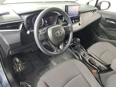 Used 2020 Toyota Corolla LE image 18