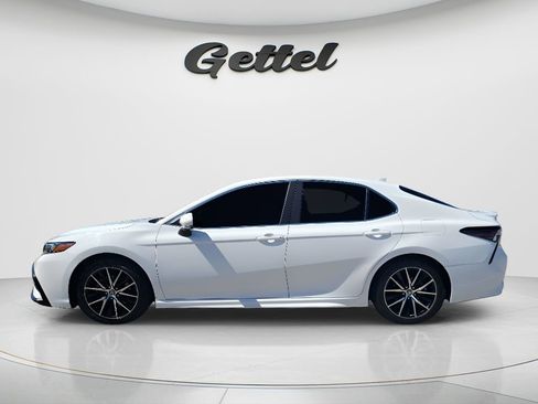 Certified 2022 Toyota Camry SE w/ Cold Weather Package AWD/4WD image 8