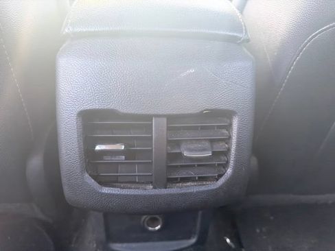 Used 2018 Ford Fusion SE w/ Fusion SE Technology Package FWD image 13
