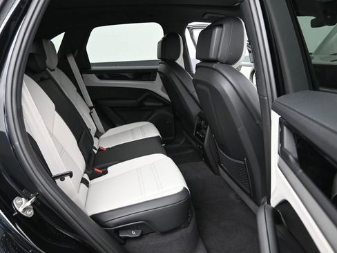 New 2026 Porsche Cayenne AWD/4WD image 17