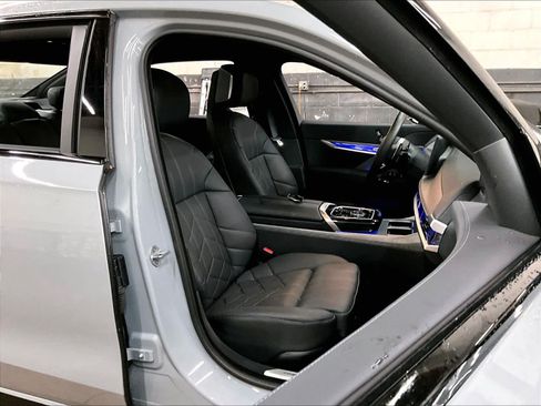 Certified 2025 BMW 760i xDrive AWD/4WD image 10