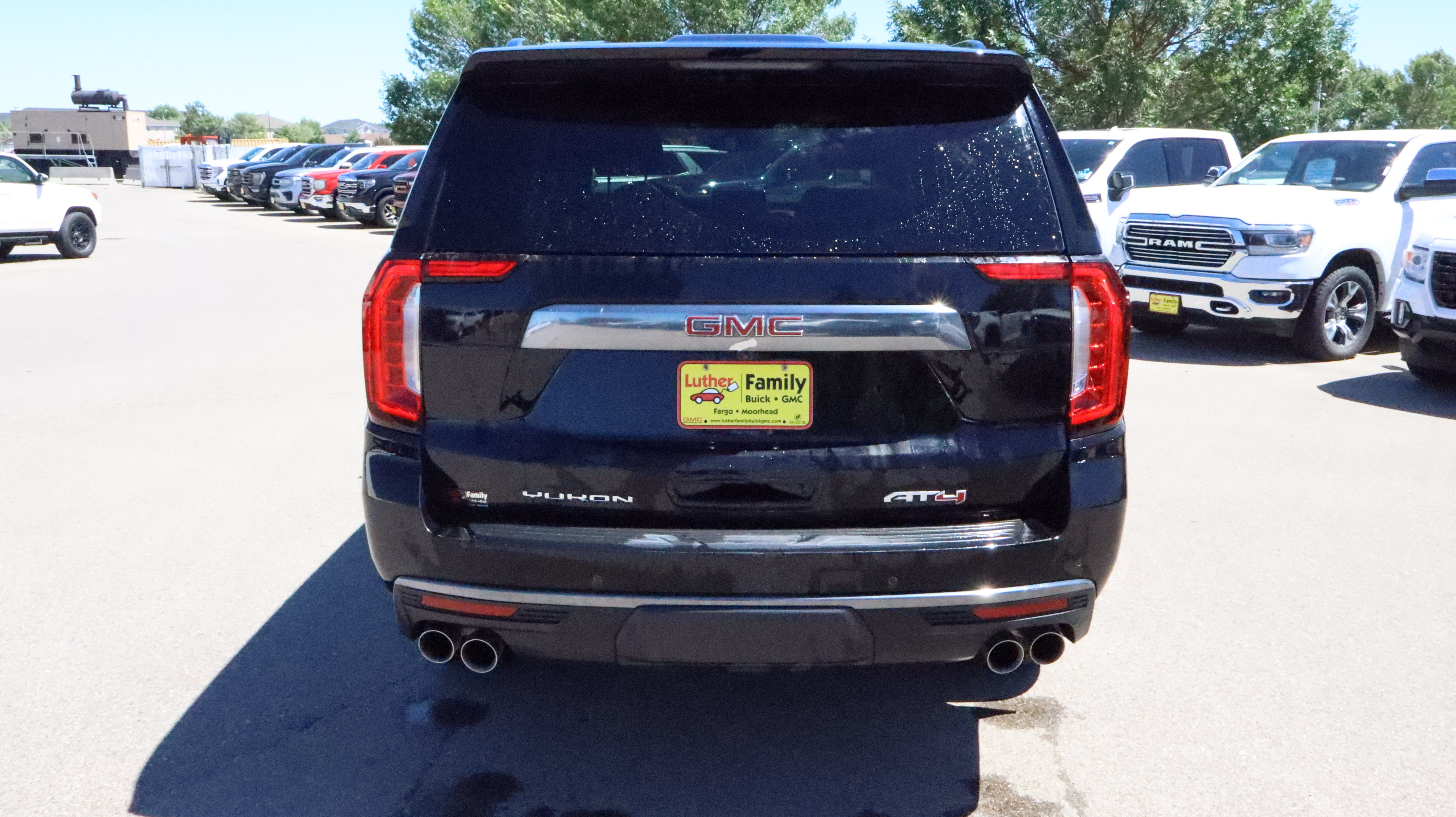 Used 2024 GMC Yukon AT4 AWD/4WD image 6
