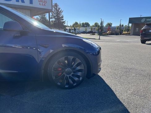 Used 2022 Tesla Model Y Performance image 13