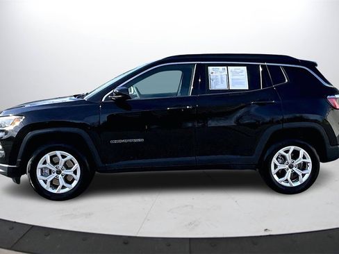 Certified 2025 Jeep Compass Latitude image 5