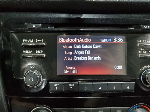 Used 2017 Nissan Rogue S image 26