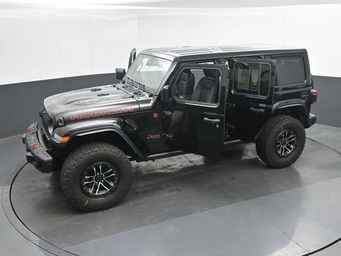 Used 2024 Jeep Wrangler Unlimited Rubicon AWD/4WD image 52