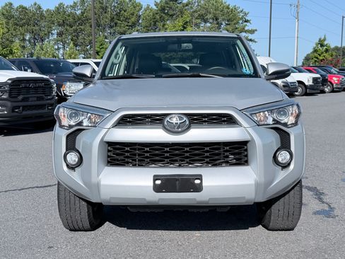Used 2018 Toyota 4Runner SR5 Premium RWD image 2