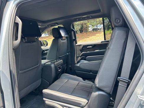 Used 2025 Chevrolet Tahoe High Country AWD/4WD image 46