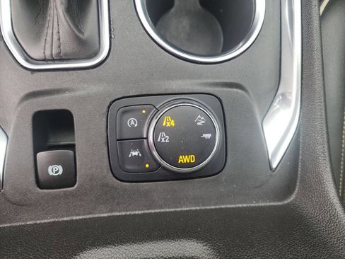 Used 2022 Chevrolet Traverse Premier AWD/4WD image 34
