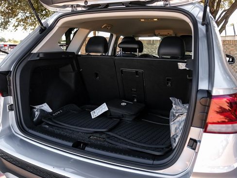 Used 2022 Volkswagen Taos SE image 64