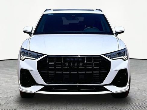 Used 2023 Audi Q3 2.0T Premium Plus w/ Premium Plus Package AWD/4WD image 3
