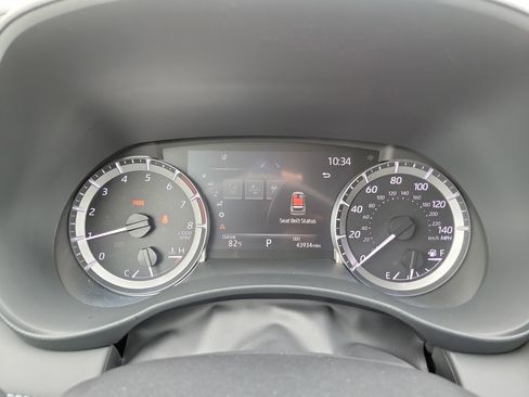 Used 2023 Toyota Highlander LE FWD image 31