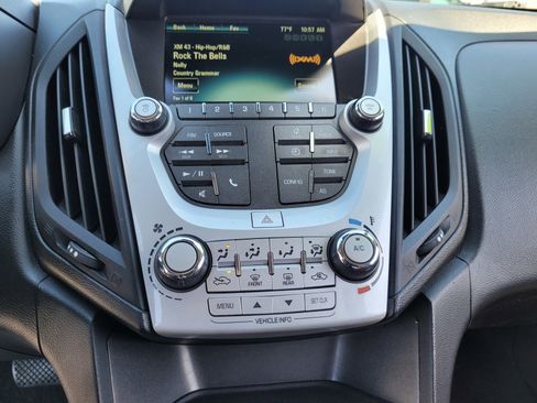 Used 2016 Chevrolet Equinox LT FWD image 18