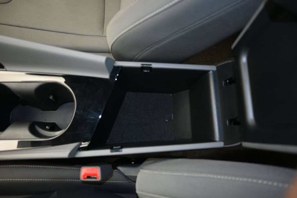 Used 2025 Hyundai Elantra SEL FWD image 19