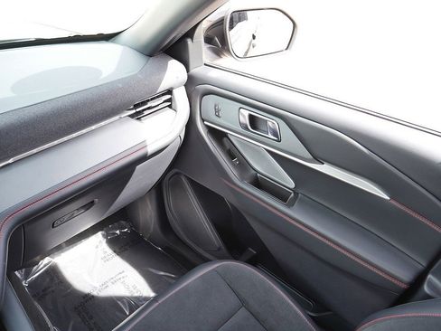 Used 2025 Ford Explorer ST image 26