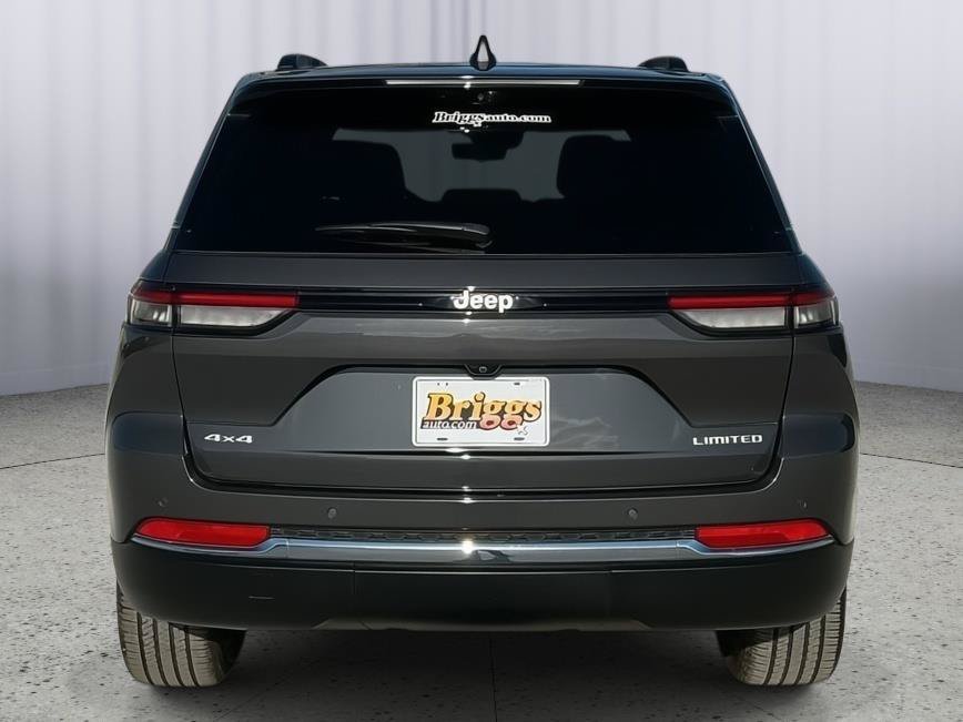 Used 2025 Jeep Grand Cherokee Limited w/ Luxury Tech Group II AWD/4WD image 4