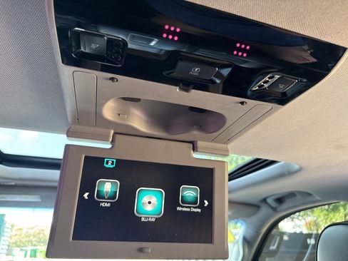 Used 2017 GMC Yukon Denali w/ Open Road Package AWD/4WD image 17